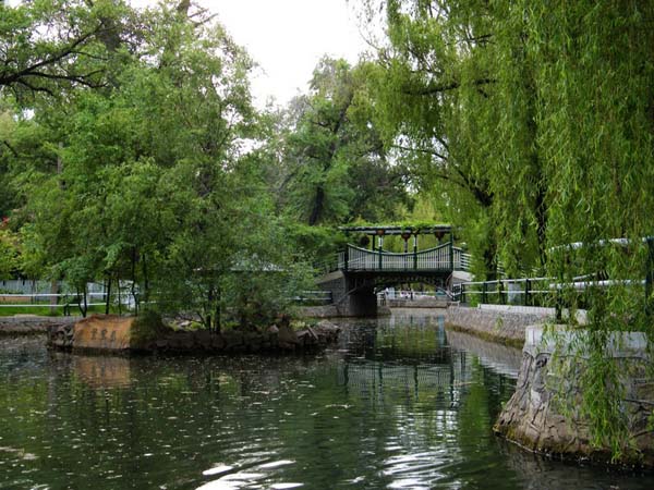 Lake in Zhaolin Park